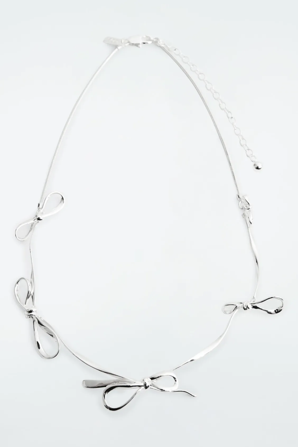 COS BOW SNAKE-CHAIN NECKLACE SILVER New