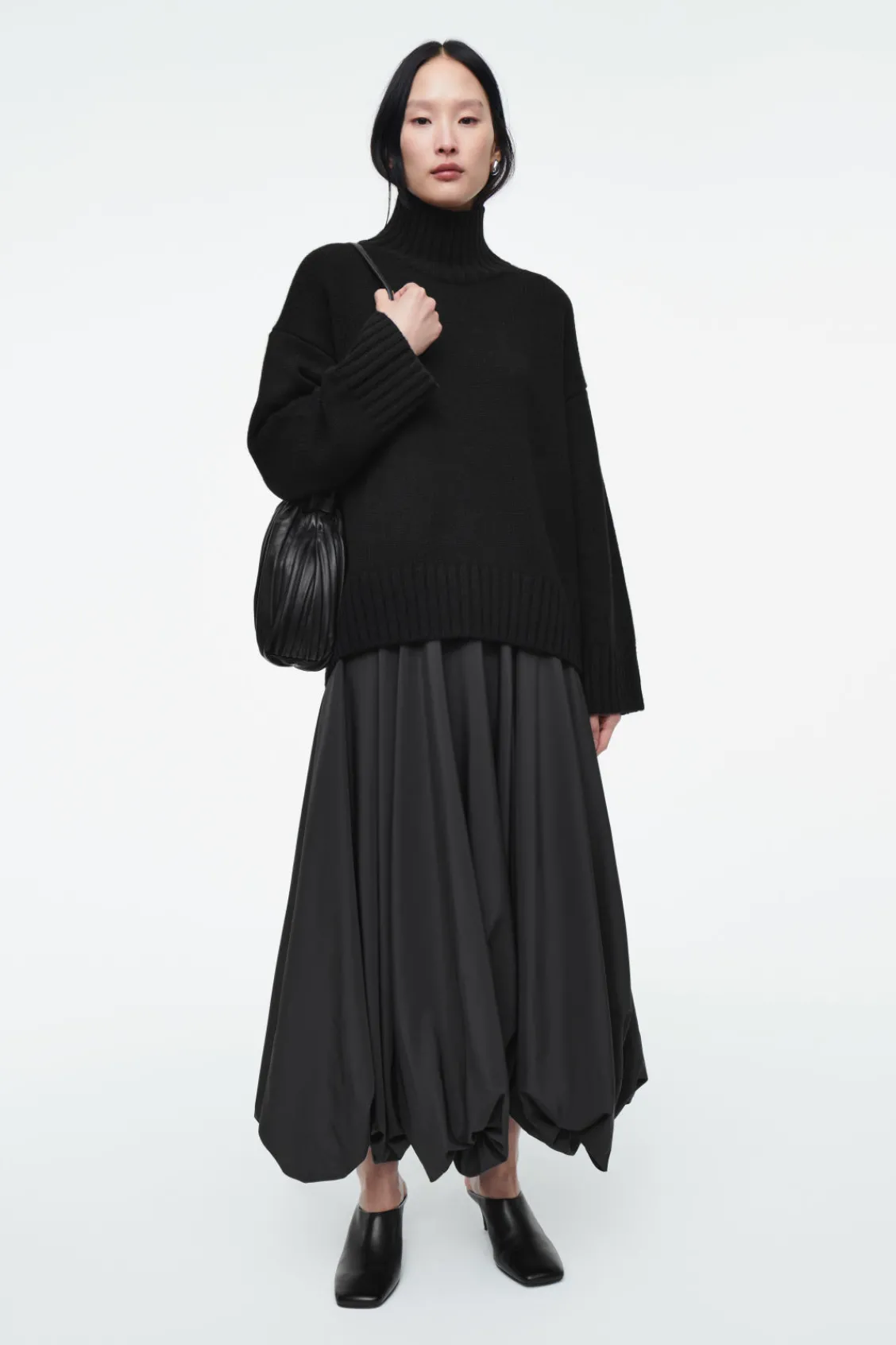 COS CHUNKY PURE CASHMERE TURTLENECK SWEATER BLACK Sale