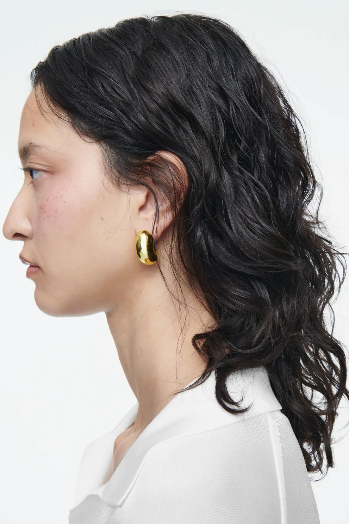 COS CHUNKY SEASHELL-SHAPED EARRINGS GOLD Store