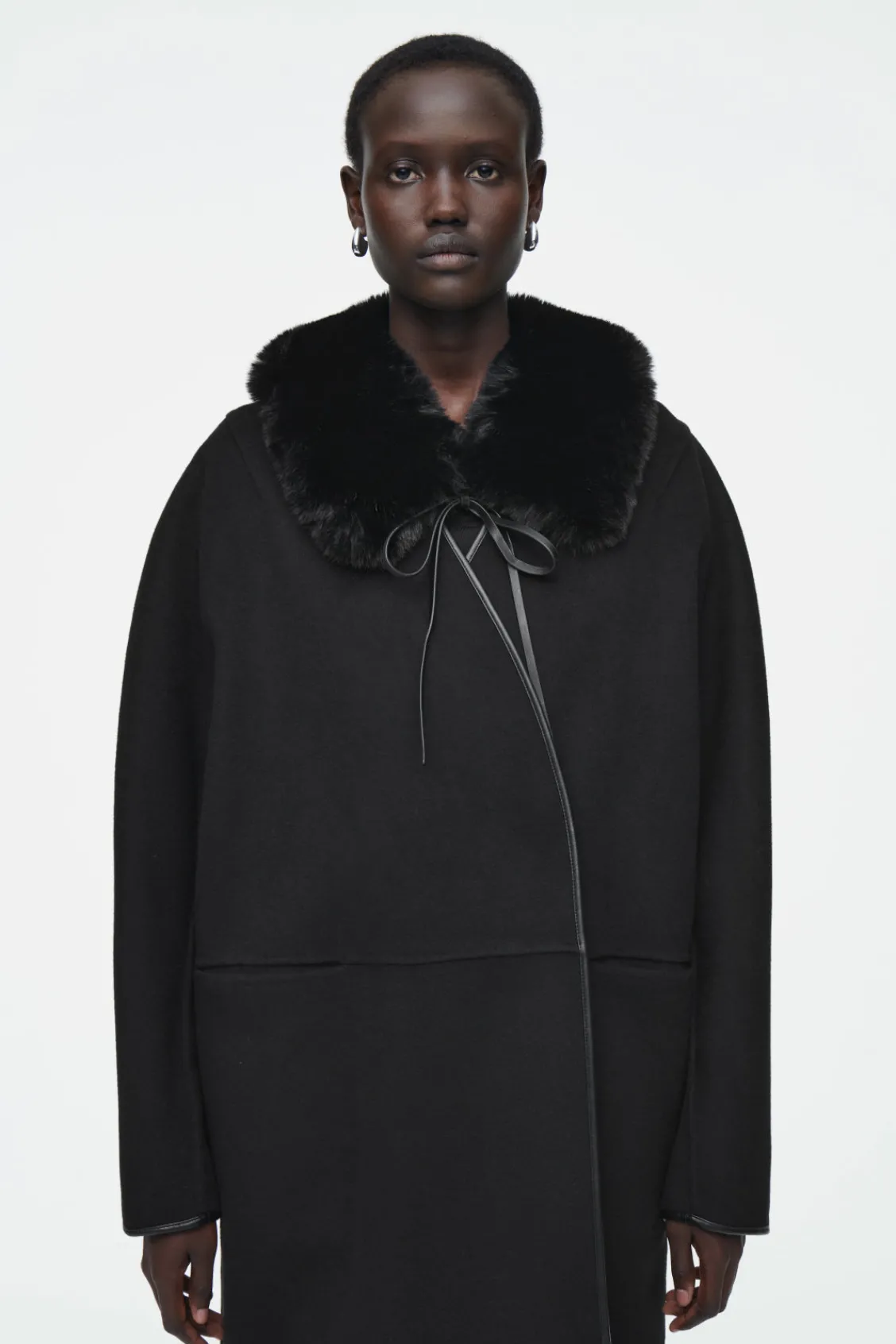 COS FAUX FUR COLLAR BLACK Outlet