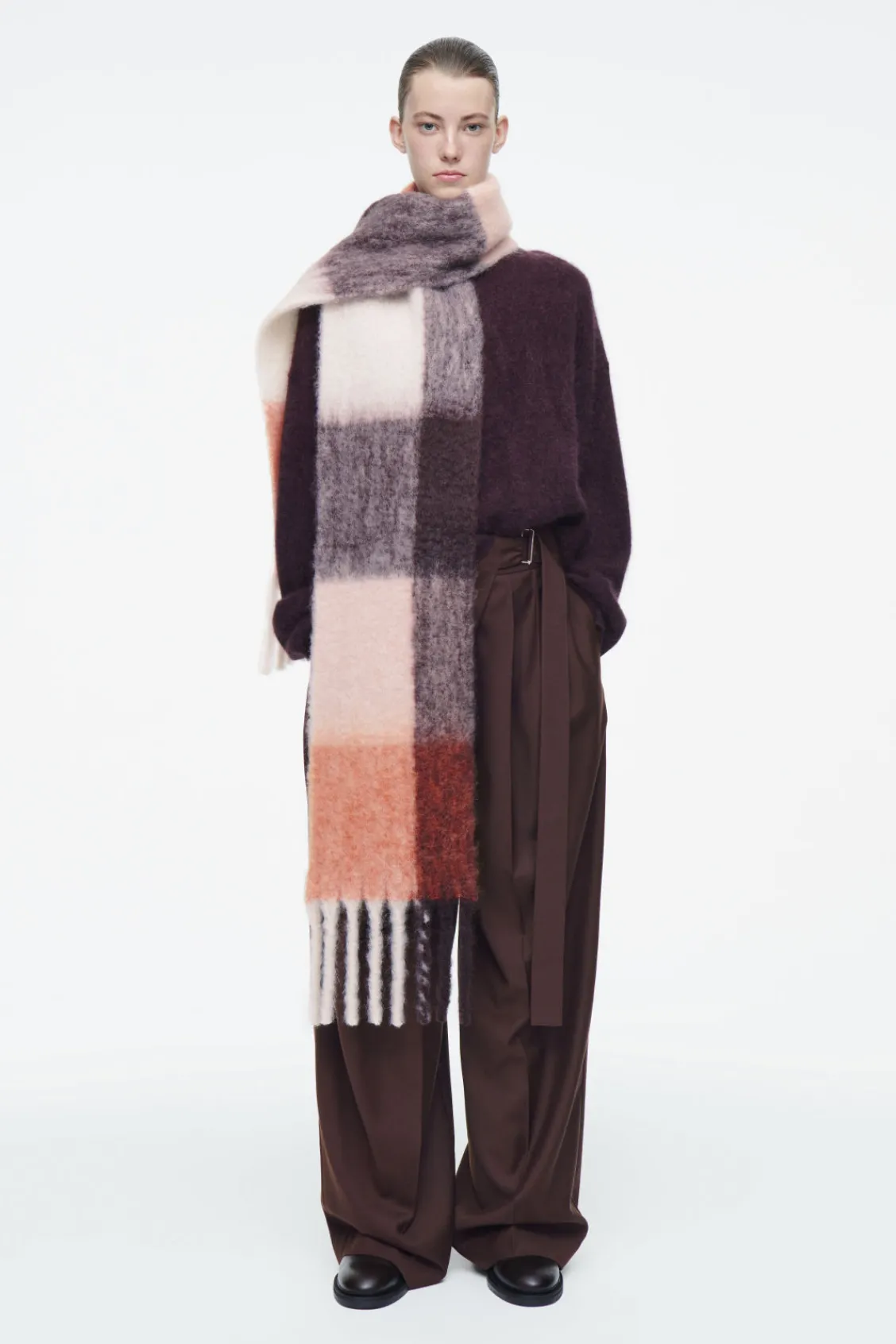 COS FRINGED BRUSHED-MOHAIR SCARF APRICOT / CHECKED Outlet