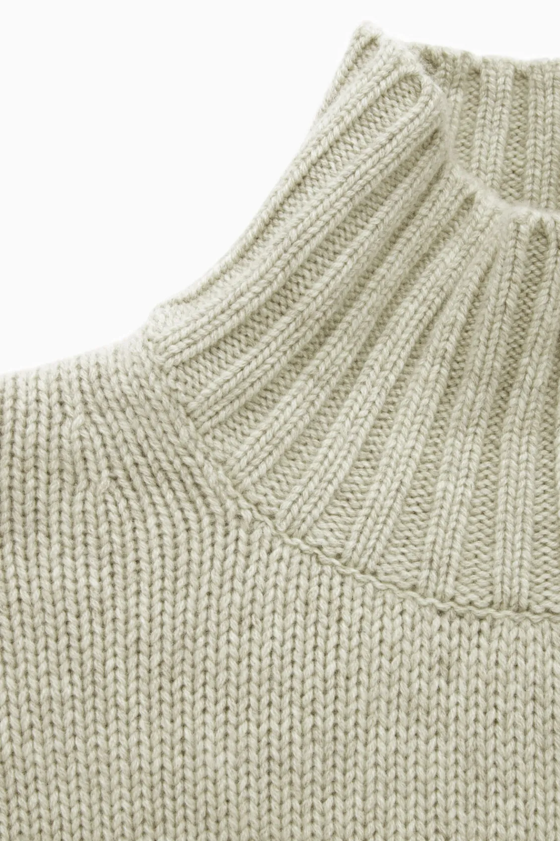 COS FUNNEL-NECK PURE CASHMERE SWEATER CREAM Outlet