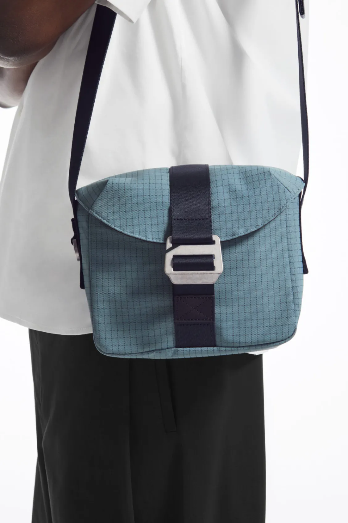 COS GRID CROSSBODY BAG - RIPSTOP STEEL BLUE / GRID Flash Sale