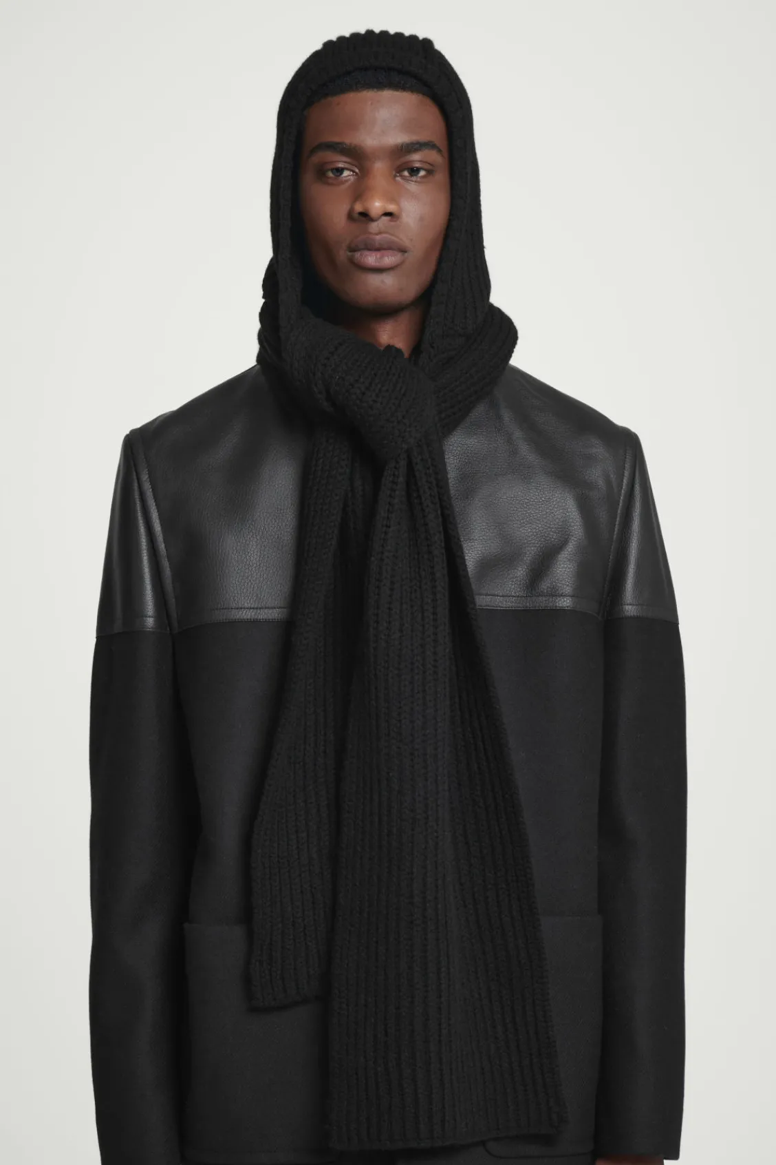 COS HOODED RIBBED CASHMERE-BLEND SCARF BLACK Best Sale