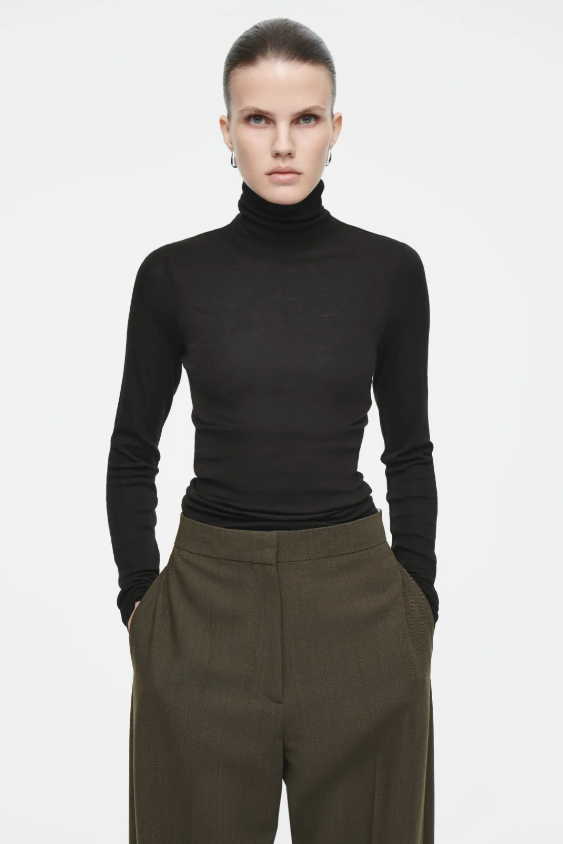 COS MERINO WOOL TURTLENECK TOP BLACK Store