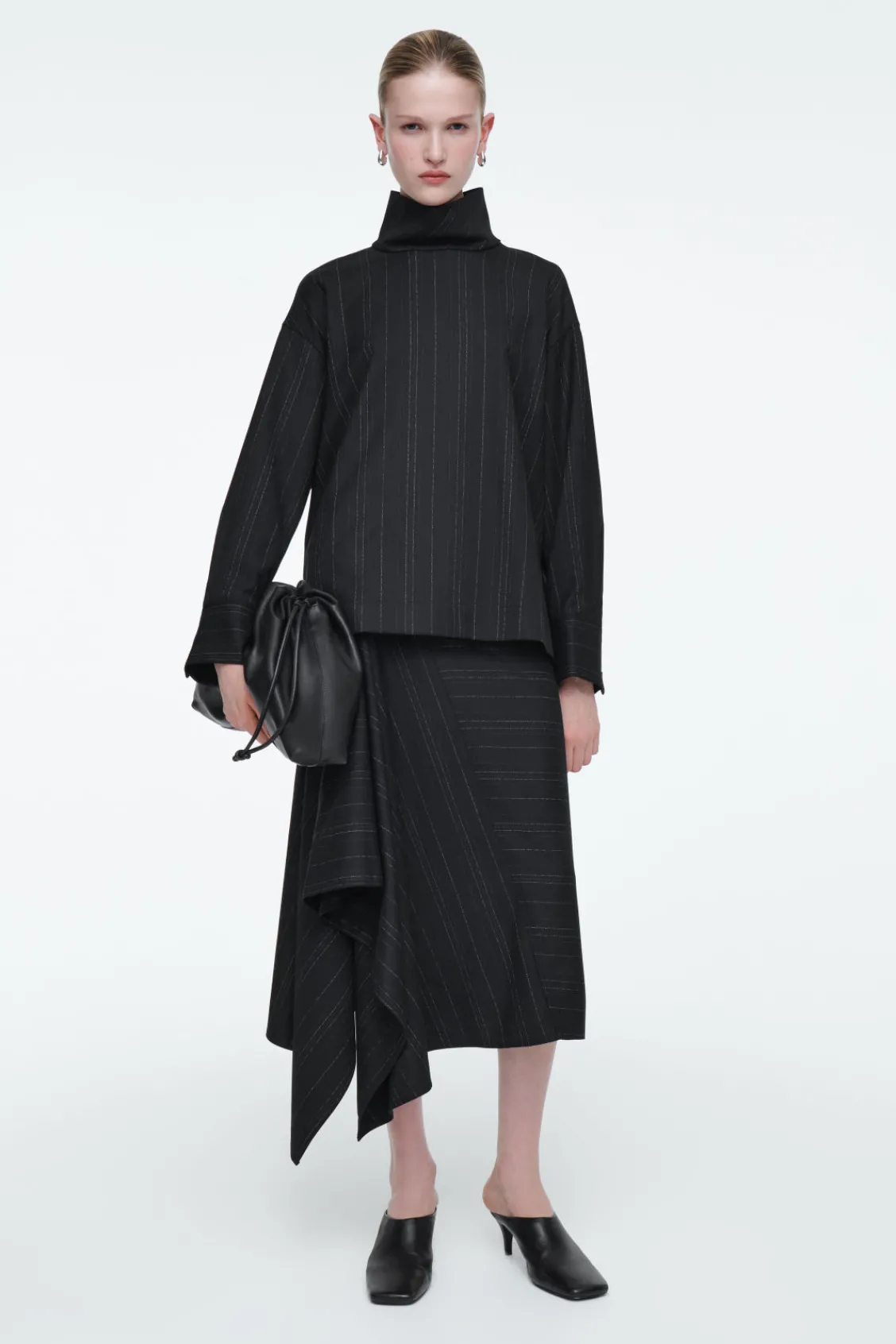 COS PINSTRIPED FUNNEL-NECK BLOUSE BLACK / PINSTRIPED Outlet