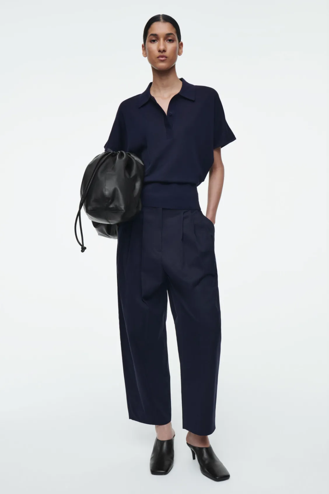 COS PLEATED BARREL-LEG COTTON PANTS NAVY Flash Sale