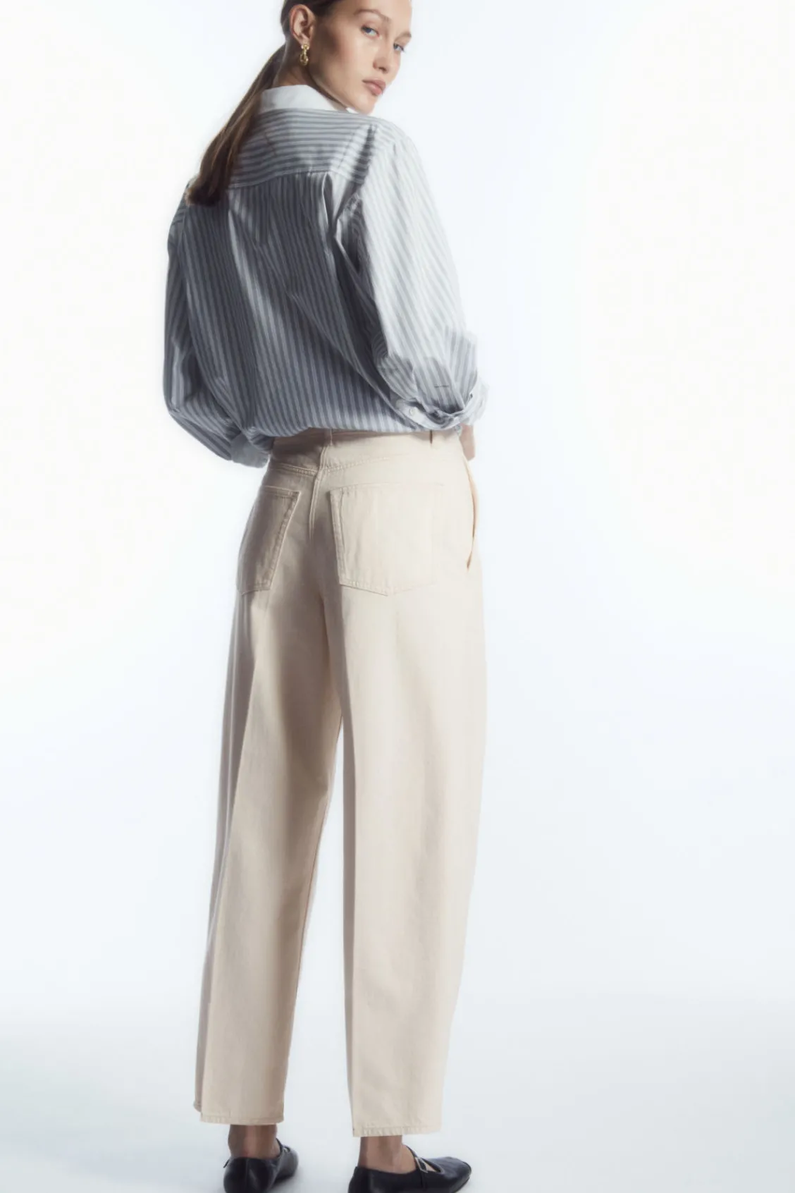 COS PLEATED BARREL-LEG DENIM PANTS CREAM Discount