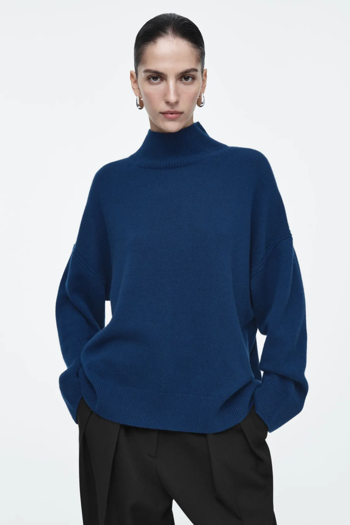 COS PURE CASHMERE TURTLENECK SWEATER DARK BLUE Hot