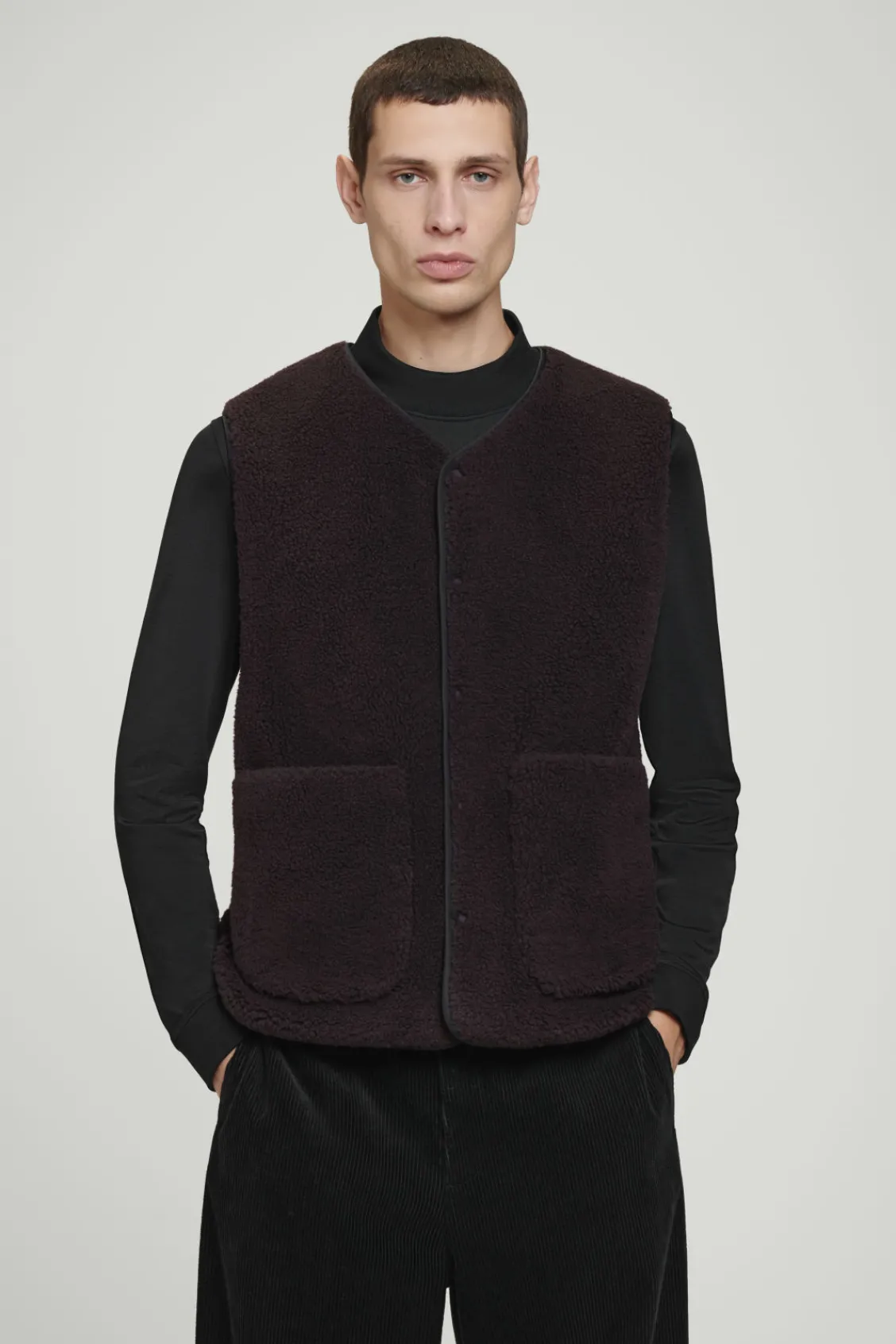 COS REVERSIBLE FAUX SHEARLING GILET BLACK / BROWN Clearance