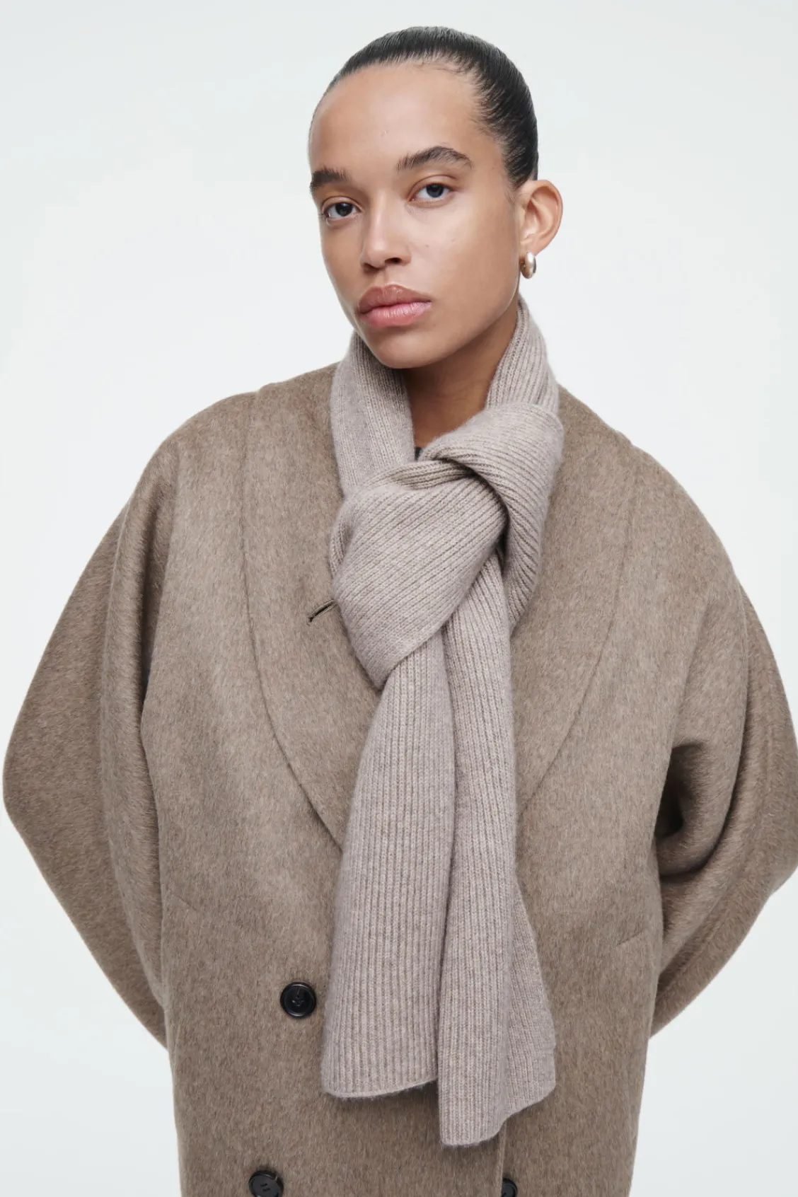 COS RIBBED WOOL AND CASHMERE SCARF BEIGE Hot