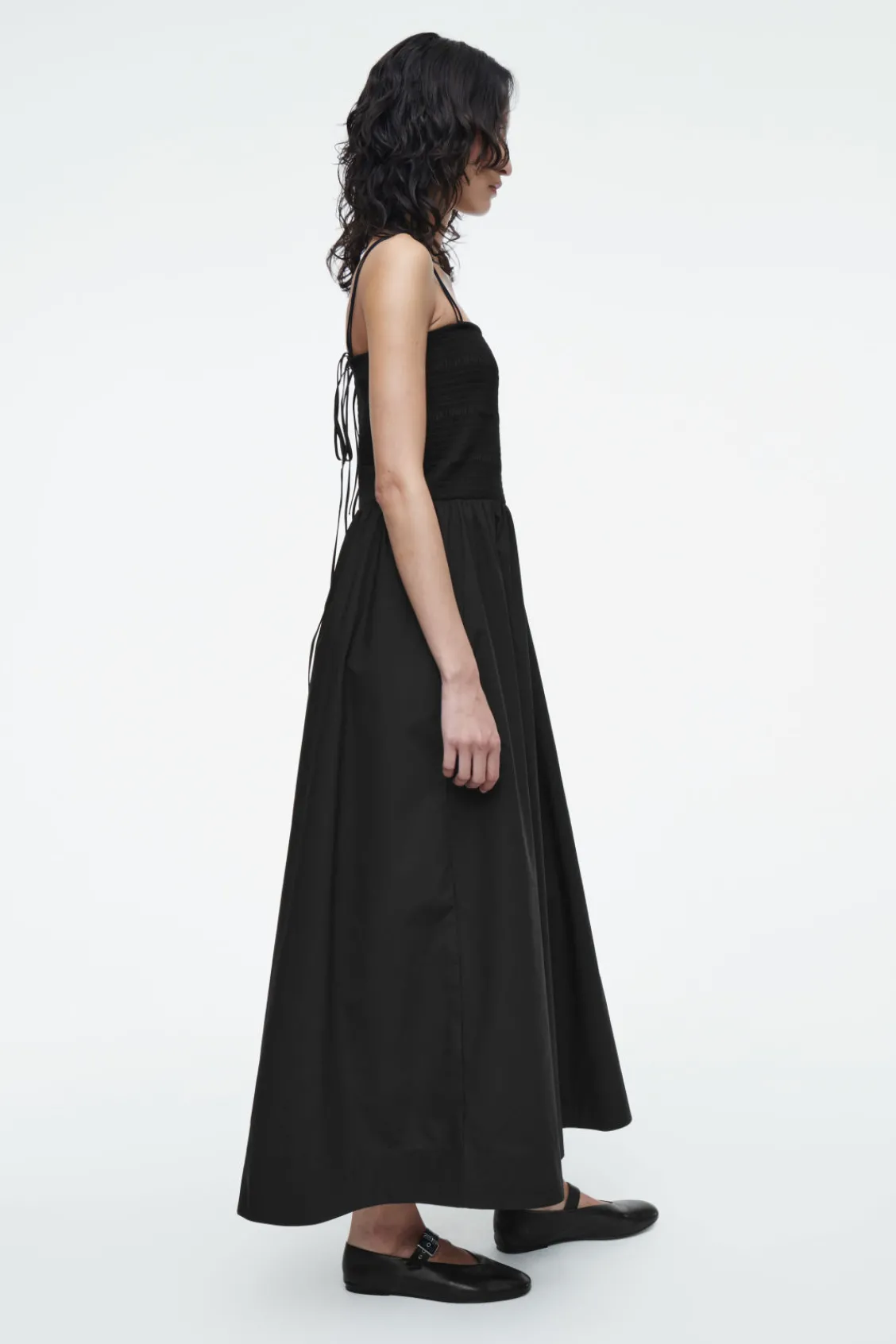 COS SHIRRED MIDI DRESS BLACK Fashion