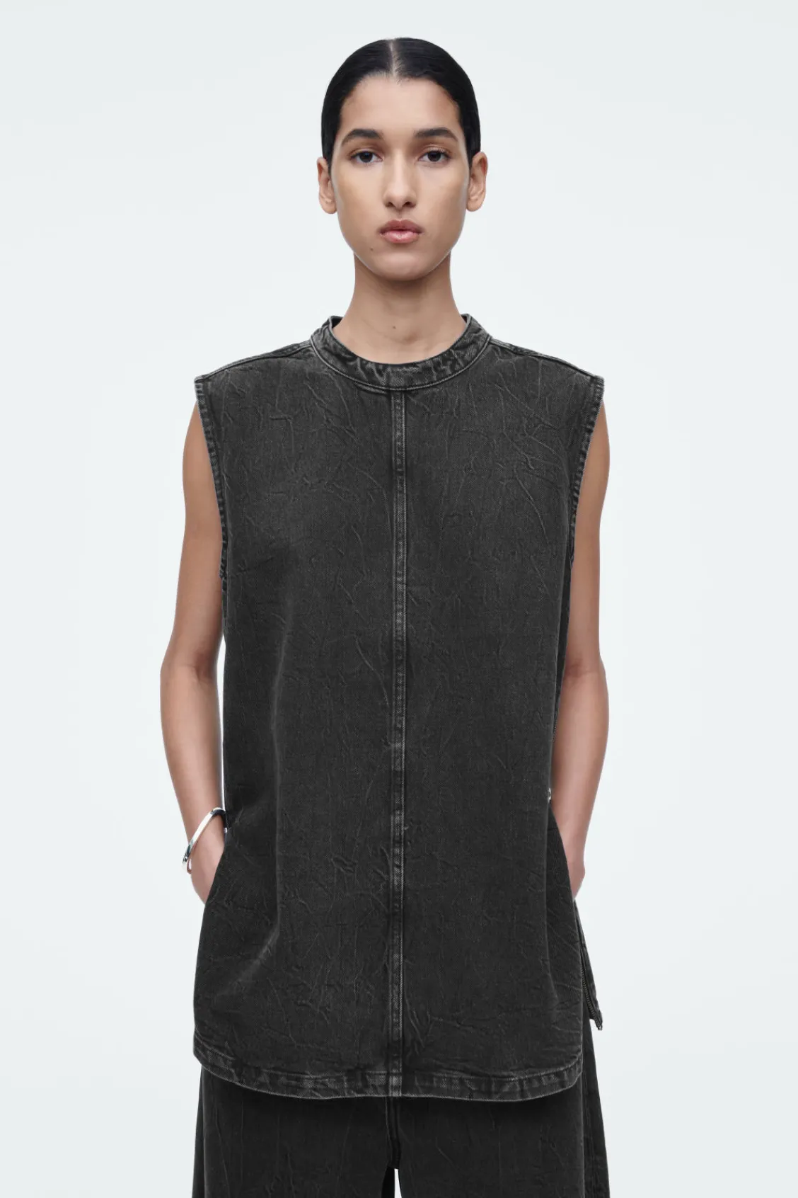 COS SLEEVELESS ZIP-UP DENIM TOP CRINKLED BLACK Sale