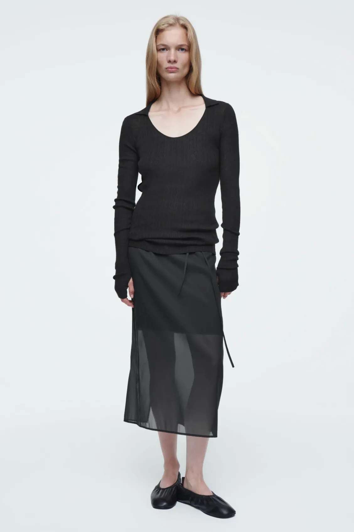 COS THE OPEN-COLLAR MERINO WOOL TOP CARBON Outlet