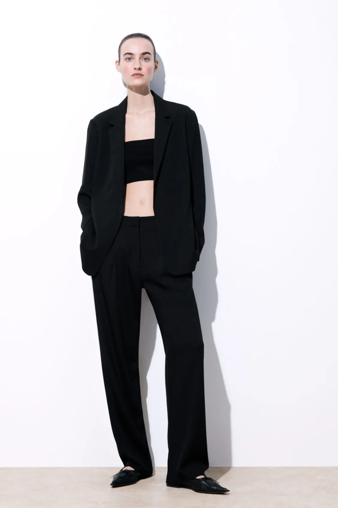 COS THE RELAXED BELTED BLAZER BLACK Fashion