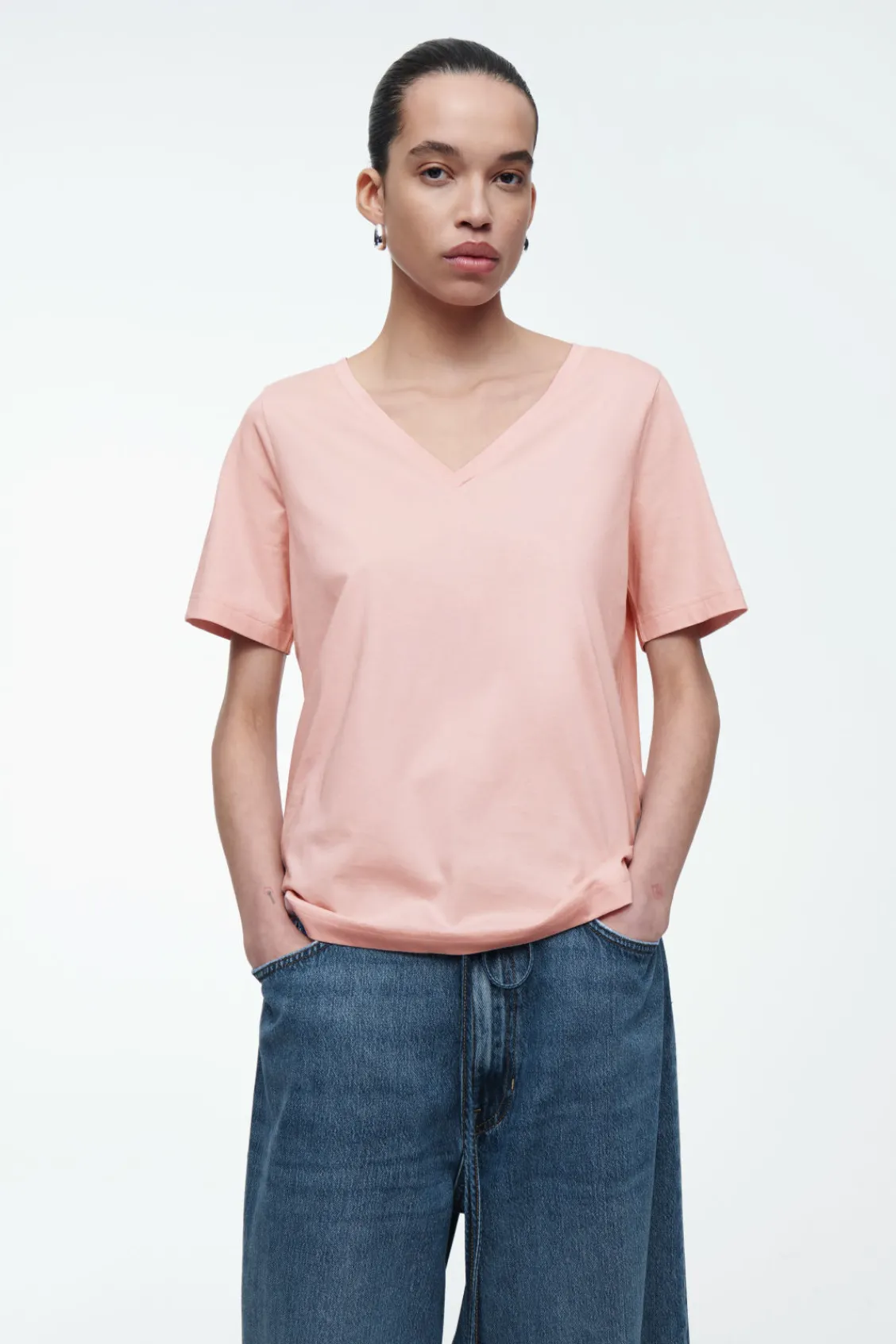 COS 24/7 V-NECK T-SHIRT LIGHT PINK Store