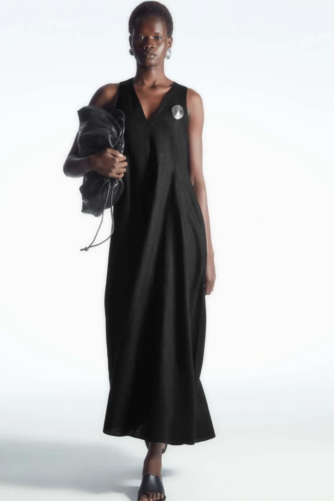 COS VOLUMINOUS V-NECK MAXI DRESS BLACK Outlet